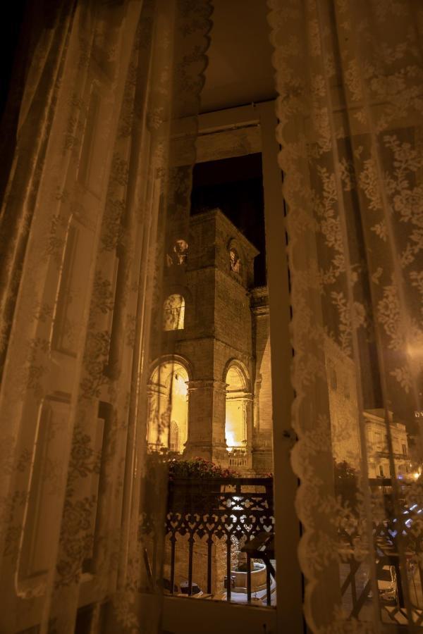 La Casa Sulla Piazza Apartment Enna Bagian luar foto